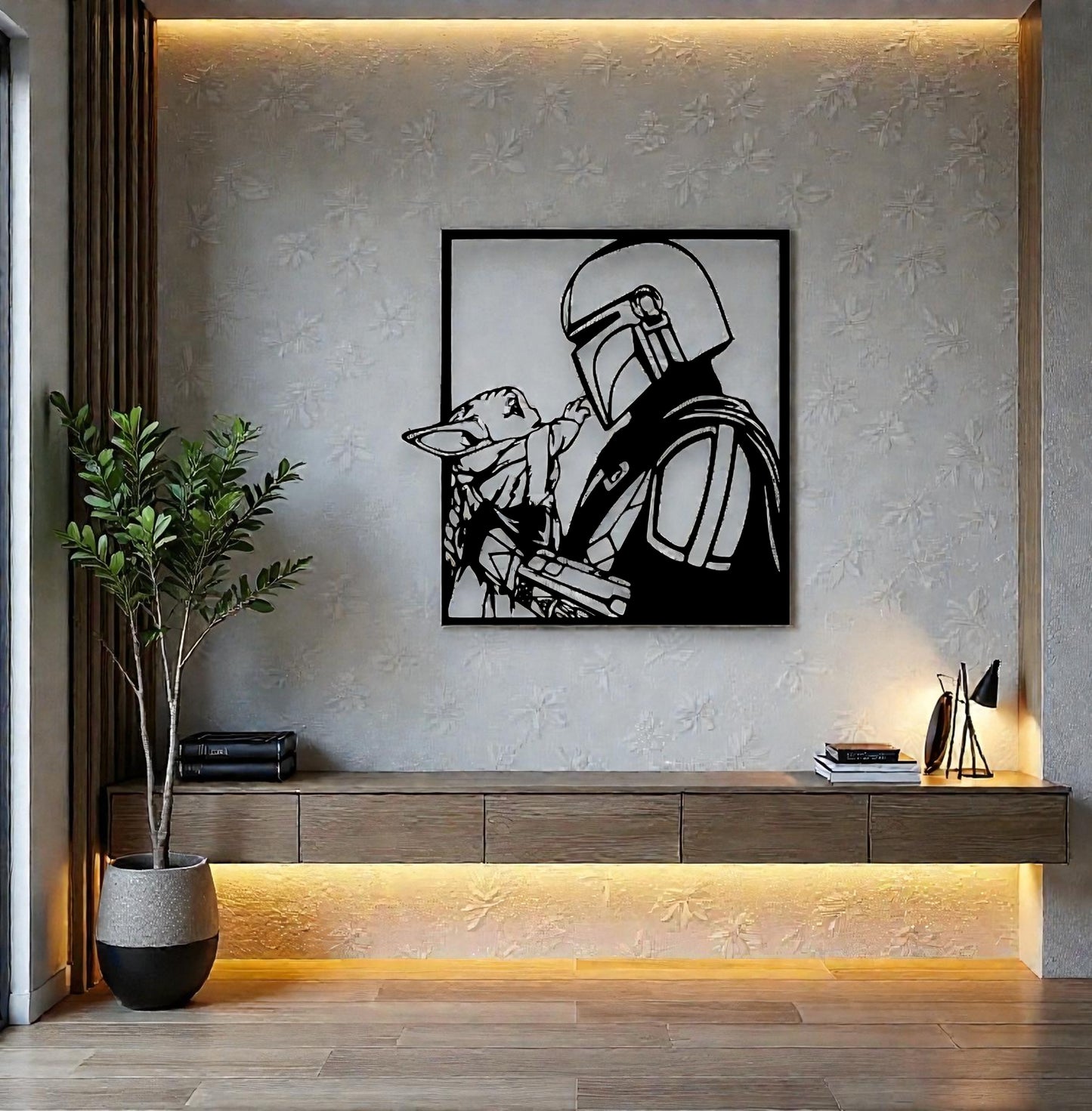 Dettaglio tecnico: "Arte murale in metallo nero con silhouette guerriero corazzato e creatura aliena, taglio laser di precisione Made in Italy